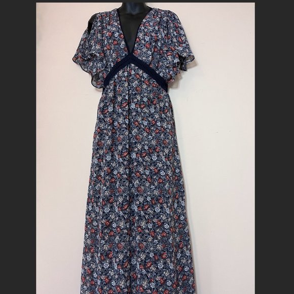 Max Studio Dresses & Skirts - Max Studio Plunge Maxi Dres